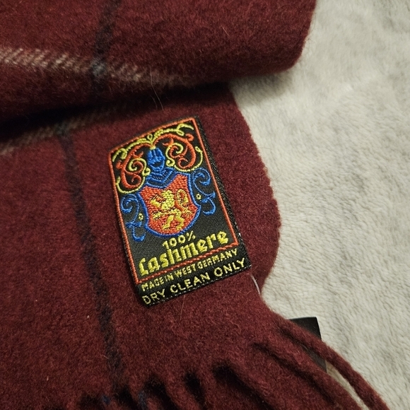 Vintage Nordstrom cashmere scarf - Picture 2 of 5